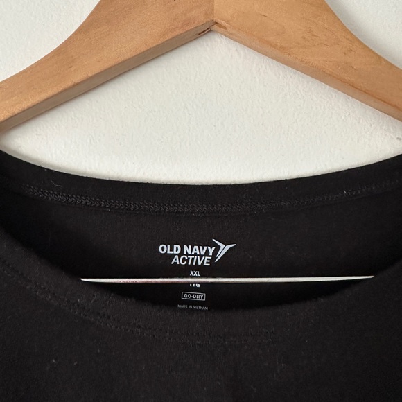 old navy activewear crop. - Picture 3 of 3